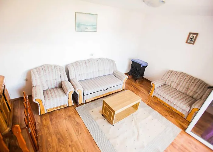 1 Bedroom Lovely In Holiday home *