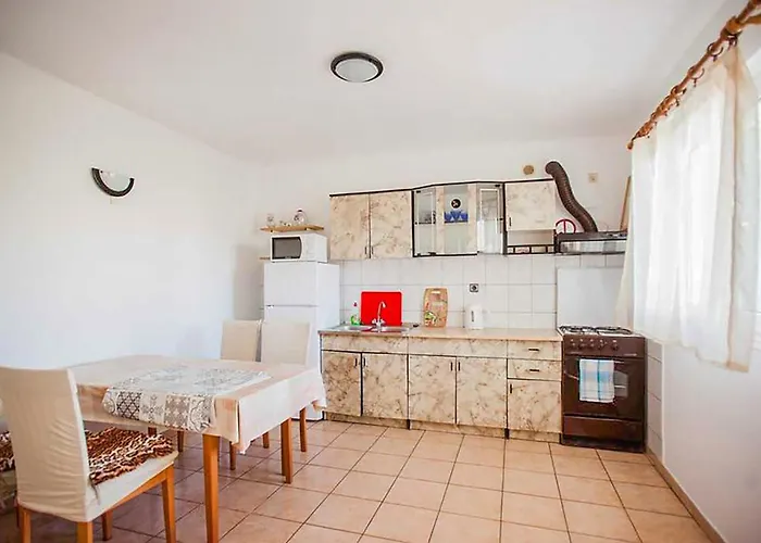 1 Bedroom Lovely In *